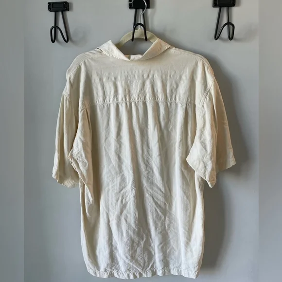 Tommy Bahama men’s cream color textured 100% silk button down shirt size Large - Picture 5 of 5